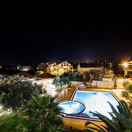 City Pool Apartments Novalja Exterior photo