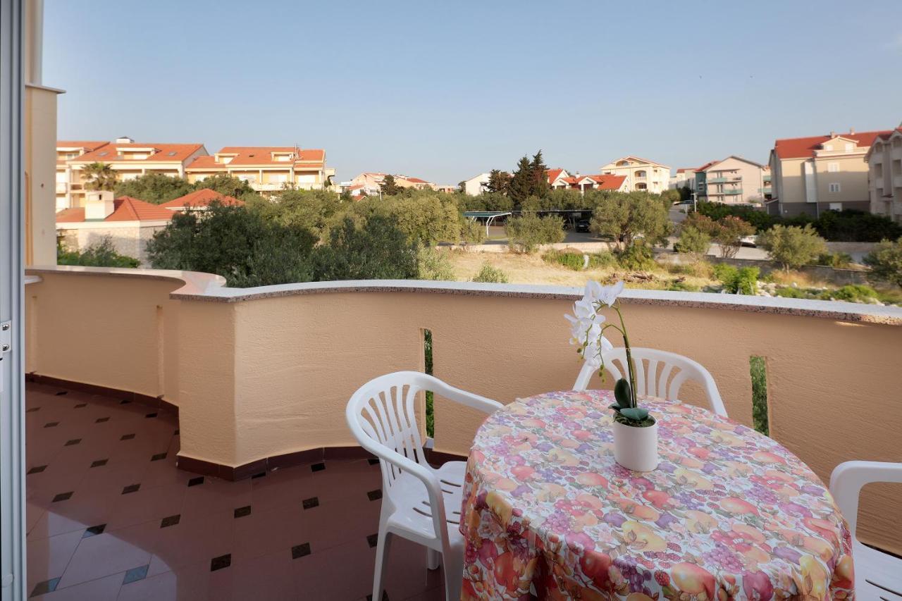 City Pool Apartments Novalja Exterior photo