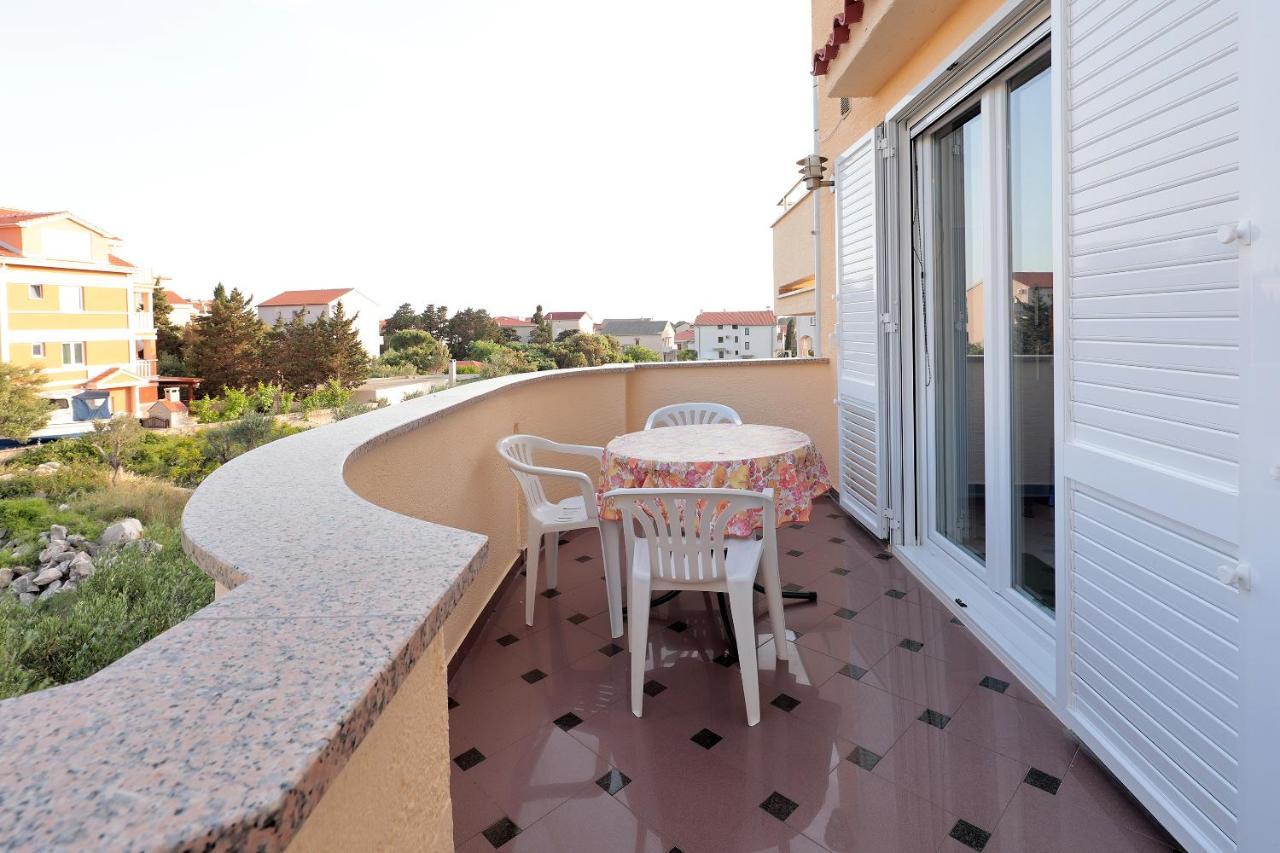 City Pool Apartments Novalja Exterior photo