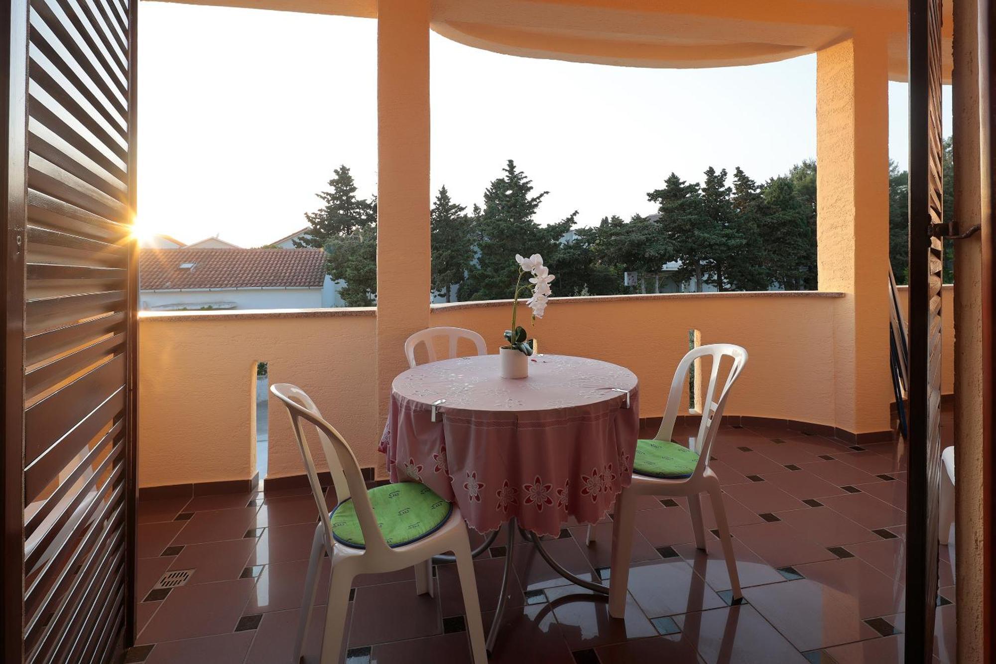 City Pool Apartments Novalja Exterior photo